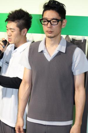 イッセイミヤケからメンズのプリーツ服「オム・プリッセ・イッセイ・ミヤケ」デビュー