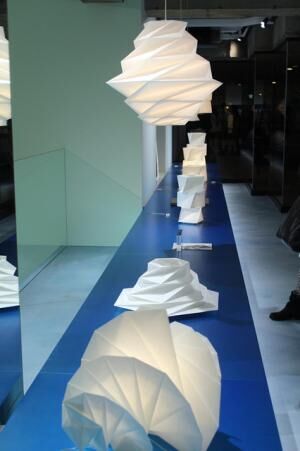 イッセイミヤケの初の照明器具とプリーツプリーズが13年度グッドデザインで受賞 13年11月12日 ウーマンエキサイト 1 2