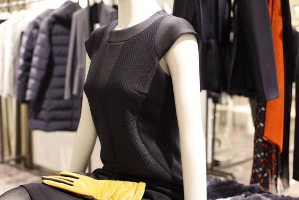 「ベラルディ」が提案する大人ネイビー。ポップアップショップが伊勢丹新宿にオープン