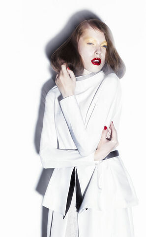 資生堂アーティスト7人の写真展開催。アンリアレイジやソマルタ、トーガ、ネネットなどコラボ