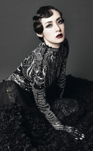 資生堂アーティスト7人の写真展開催。アンリアレイジやソマルタ、トーガ、ネネットなどコラボ