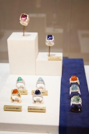 センターストーンが変えられる「フレッド」新作リングが新宿伊勢丹に登場