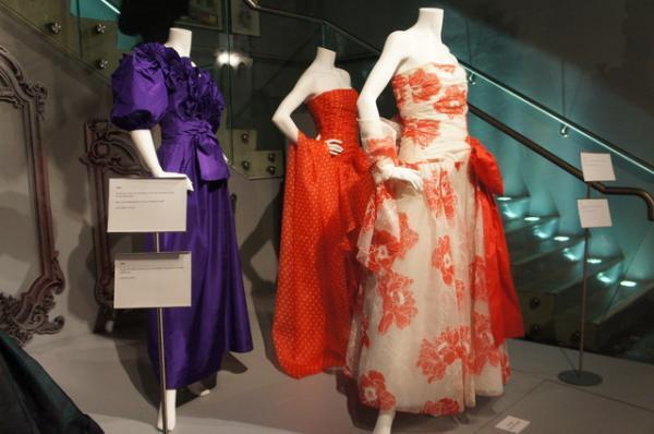 英ハイファッション50年の歴史を辿る「ベルヴィル・サスーン」展がロンドンで開催中