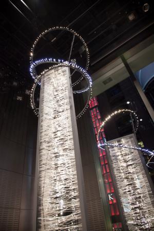 上戸彩、銀座を点灯。イルミネーション「ヒカリミチ」スタート