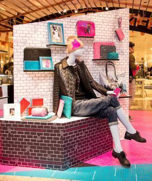 マークBYマークジェイコブス、新宿伊勢丹でアーティストコラボアイテム先行発売