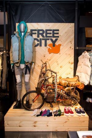 LA発フリーシティ、伊勢丹メンズにポップアップ出店。限定M-65登場