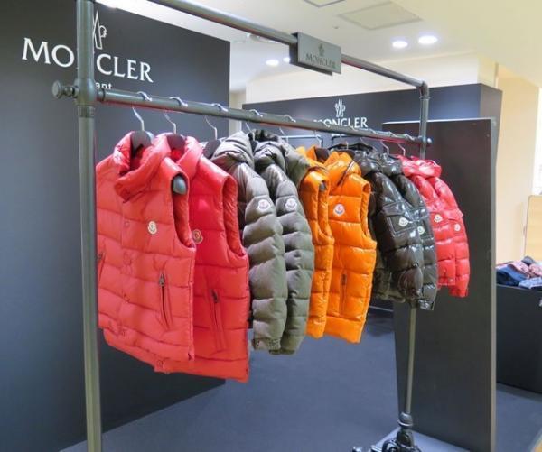 子供用モンクレール、新宿伊勢丹にフィーチャーショップ。ベビーから12歳まで