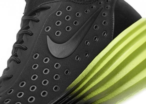 ナイキ新ルナロンヒールスニーカー、限定版をステューシーウィメンで発売