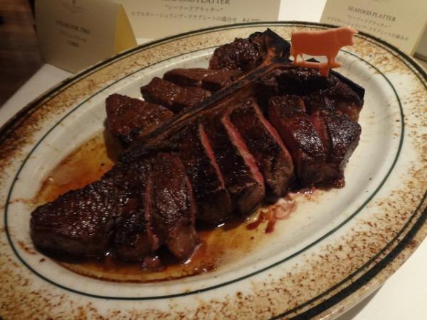 NYで大人気の「ウルフギャング・ステーキハウス」日本上陸。ドライエイジング肉提供
