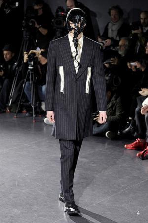 穴で作る聖なるジャケット。コムデギャルソン・オムプリュス【14-15AWメンズ】