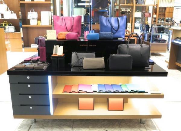 伊勢丹メンズ、レザーブランド「メゾンタクヤ」のカラーオーダー会を開催