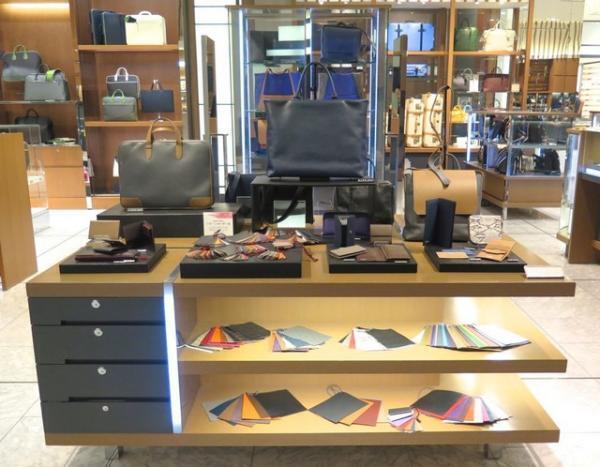 高級レザーのカミーユ・フォルネ、パターンオーダー会を伊勢丹と三越で開催