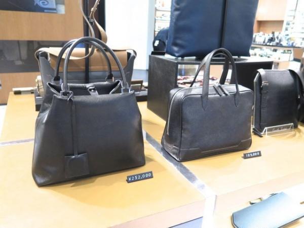 高級レザーのカミーユ・フォルネ、パターンオーダー会を伊勢丹と三越で開催