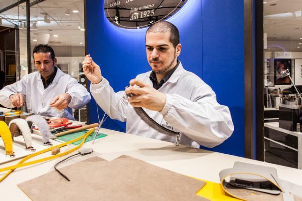 フェンディ、アイコンバッグ「セレリア」の20周年記念イベントスタート