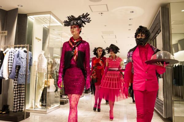 諏訪綾子率いるハイインパクト「ゲリラレストラン」、伊勢丹に1日限定出現