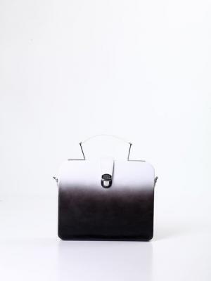 ディーゼルホワイトデーはスタッズ・スターなどアイコン提案