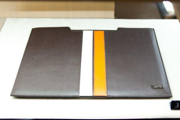 トッズ、伊勢丹メンズでも人気のダブルストライプバッグに新作登場