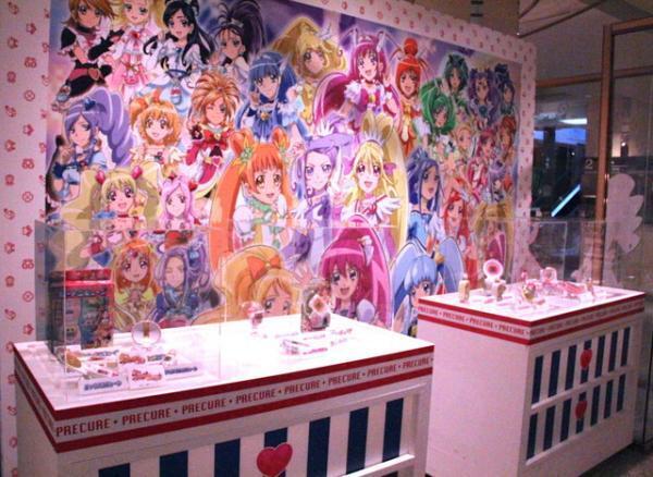 新宿伊勢丹でプリキュアに変身！オリジナルアイテム、歴代変身グッズも