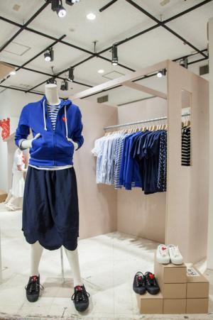プレイ・コムデギャルソン、新宿伊勢丹で新作披露。限定アイテム盛りだくさん