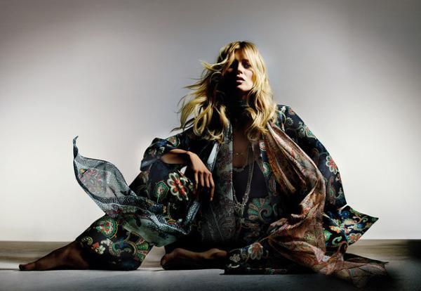 “伝説のタッグ”再び。ケイト・モスとトップショップが4年振りコラボ