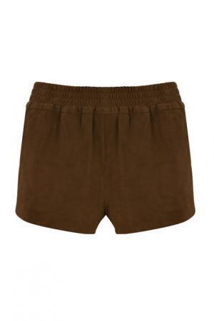 “伝説のタッグ”再び。ケイト・モスとトップショップが4年振りコラボ