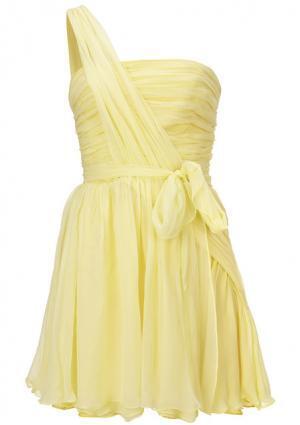 “伝説のタッグ”再び。ケイト・モスとトップショップが4年振りコラボ