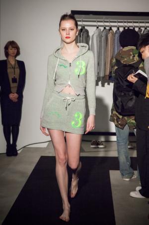 沢尻エリカ×1 piu 1 uguale 3のコラボコレクションがデビュー