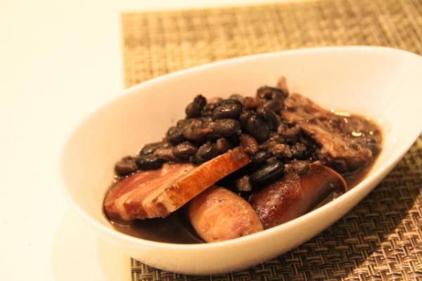 新宿伊勢丹がブラジル家庭の味を提供。大使館お墨付き料理家直伝メニューを食べてみた