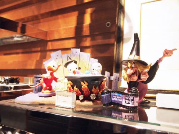 「ディズニーアート展」伊勢丹メンズで開催中。名作映画の貴重なセル画も展示販売