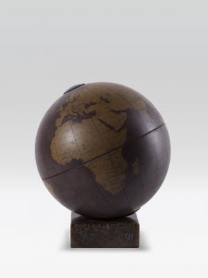 アルマーニ / カーザは初壁紙を発表【ミラノサローネ2014レポ】