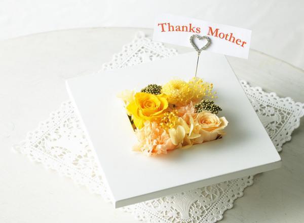 日本橋三越、花・スイーツ・写真で母の日を提案