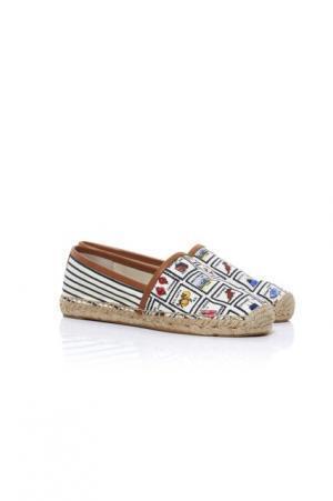 トリーバーチが新宿伊勢丹で限定ショップ。旅モチーフの日本限定コレクション登場