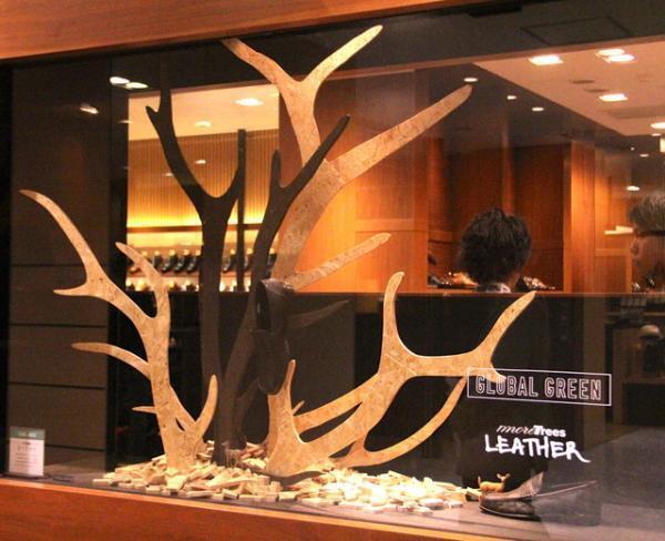 エゾシカのスリッポン、伊勢丹×more Trees×大塚製靴コラボで誕生