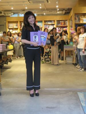 梨花の集大成・NO.22発売。サイン会にファン歓喜