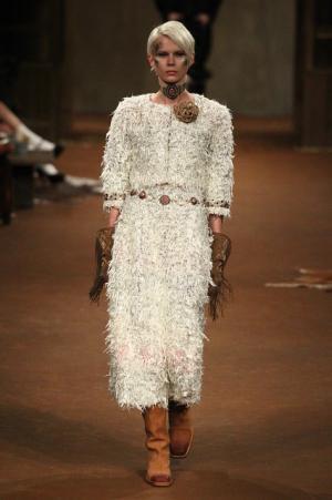 シャネル、虎ノ門ヒルズでショー開催。森タワーにテキサス創出