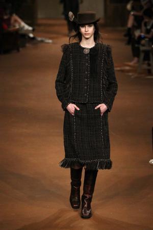 シャネル、虎ノ門ヒルズでショー開催。森タワーにテキサス創出