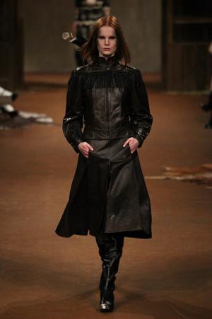 シャネル、虎ノ門ヒルズでショー開催。森タワーにテキサス創出