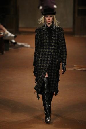 シャネル、虎ノ門ヒルズでショー開催。森タワーにテキサス創出