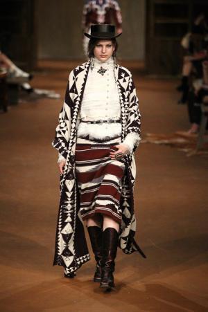 シャネル、虎ノ門ヒルズでショー開催。森タワーにテキサス創出