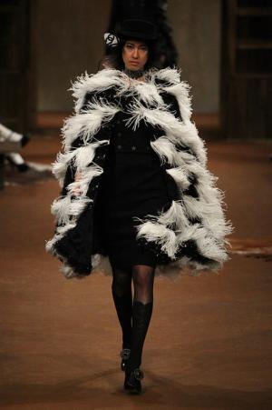 シャネル、虎ノ門ヒルズでショー開催。森タワーにテキサス創出