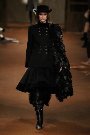 シャネル、虎ノ門ヒルズでショー開催。森タワーにテキサス創出