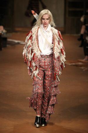 シャネル、虎ノ門ヒルズでショー開催。森タワーにテキサス創出