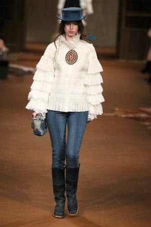 シャネル、虎ノ門ヒルズでショー開催。森タワーにテキサス創出