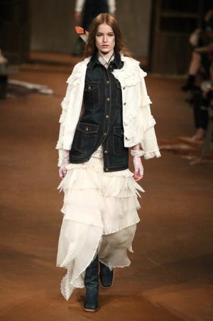 シャネル、虎ノ門ヒルズでショー開催。森タワーにテキサス創出