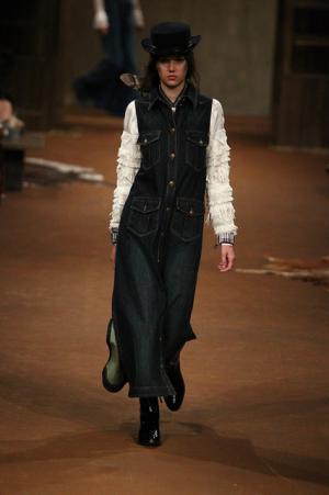 シャネル、虎ノ門ヒルズでショー開催。森タワーにテキサス創出