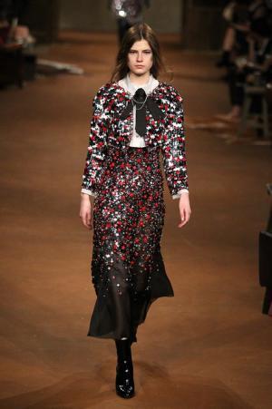 シャネル、虎ノ門ヒルズでショー開催。森タワーにテキサス創出