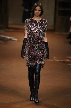 シャネル、虎ノ門ヒルズでショー開催。森タワーにテキサス創出