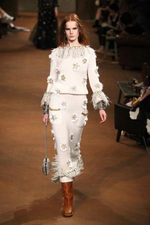 シャネル、虎ノ門ヒルズでショー開催。森タワーにテキサス創出