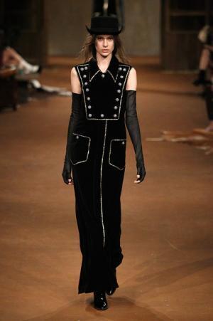 シャネル、虎ノ門ヒルズでショー開催。森タワーにテキサス創出