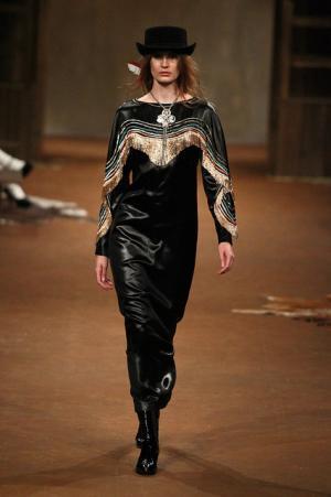 シャネル、虎ノ門ヒルズでショー開催。森タワーにテキサス創出